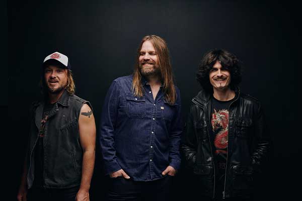 Sunset Rocks Thirst Merc bandmembers