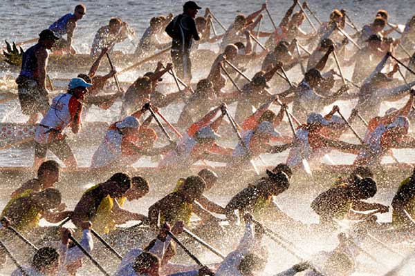 Line up of dragonboats racing