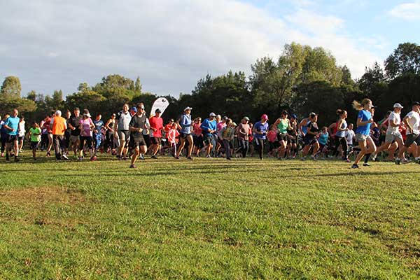 Penrith Lakes Parkrun Group of runners